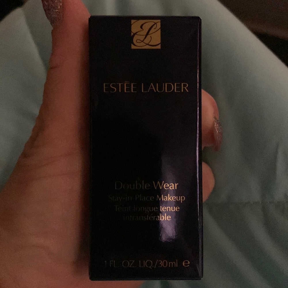 Estée Lauder double wear makeup